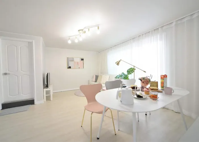 Lovely House Apartment *